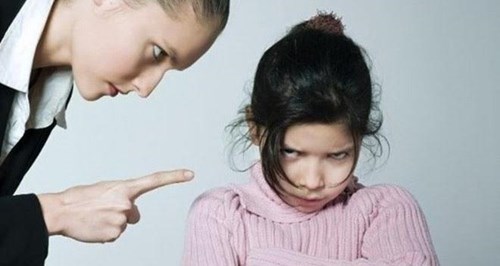 Những lời vô tình của cha mẹ gây sát thương cho trẻ 